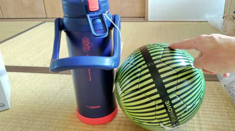 [レビュー]象印マホービン(ZOJIRUSHI) 水筒 2.06L SD-BB20-AD｜子供の夏のサッカーはこれで乗り切れる？1年使ってみての感想とか
